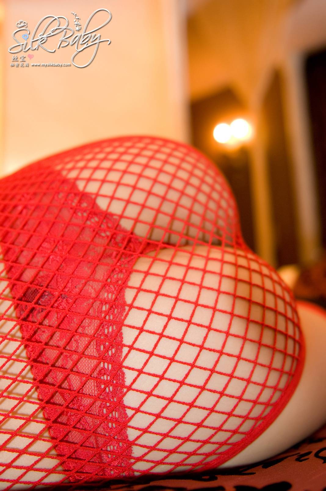 丝宝VIP套图之我不过“三八” 性感大胆丝袜美女图片打包下载