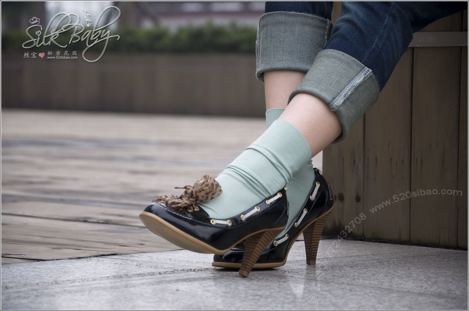 [丝宝] 2009.10 vip套图之性感邂逅牛仔裤