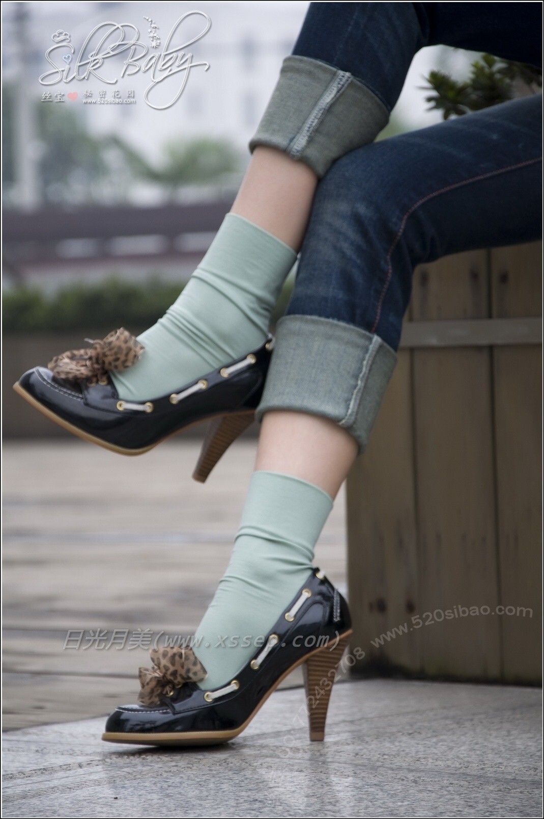 [丝宝] 2009.10 vip套图之性感邂逅牛仔裤