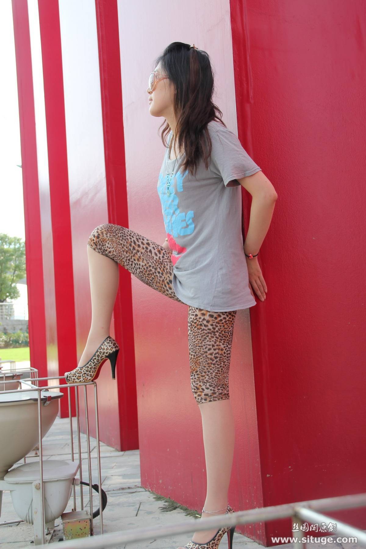 [丝图阁]最新 No.045 PingGuo 国产丝袜写真模特