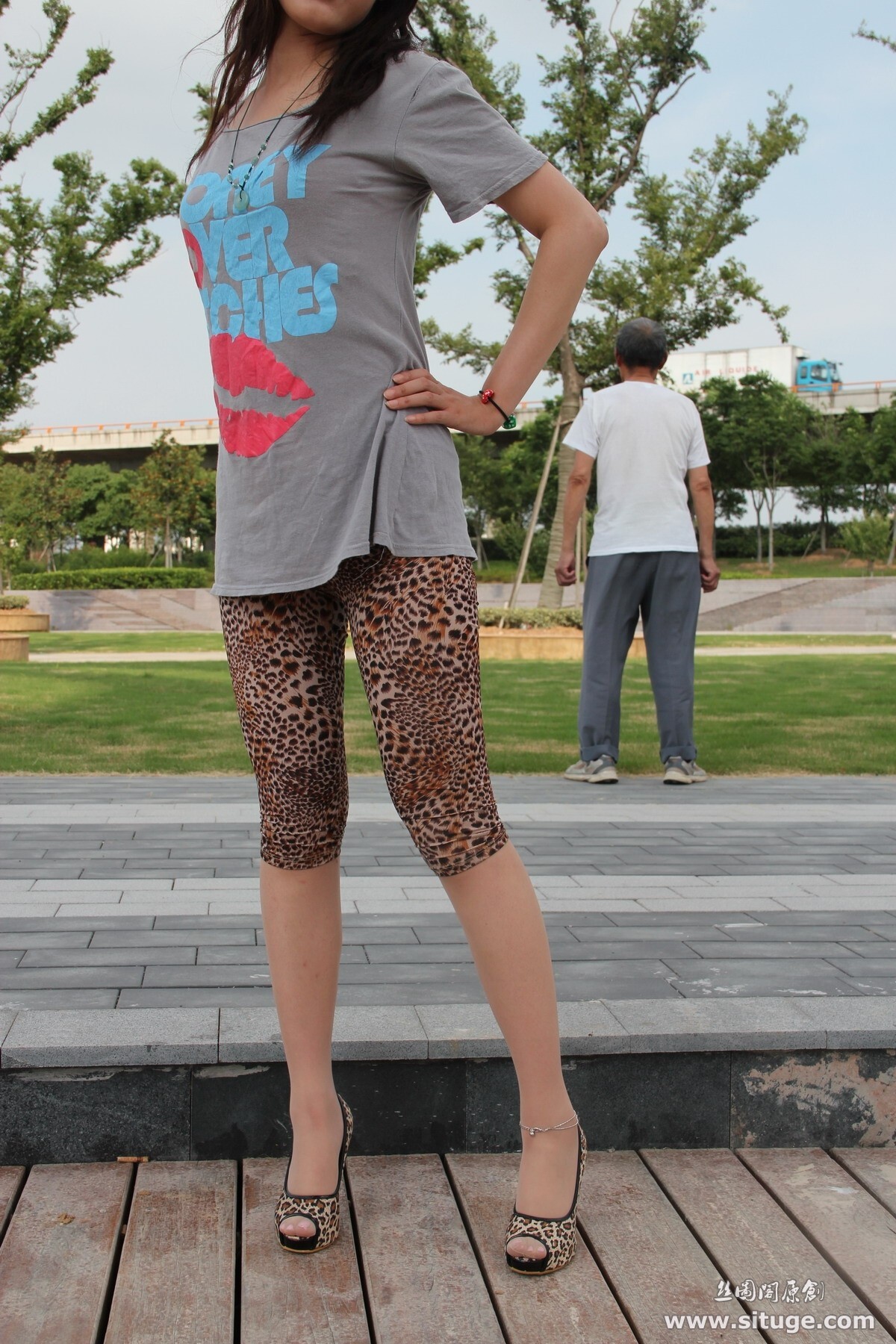 [丝图阁]最新 No.045 PingGuo 国产丝袜写真模特