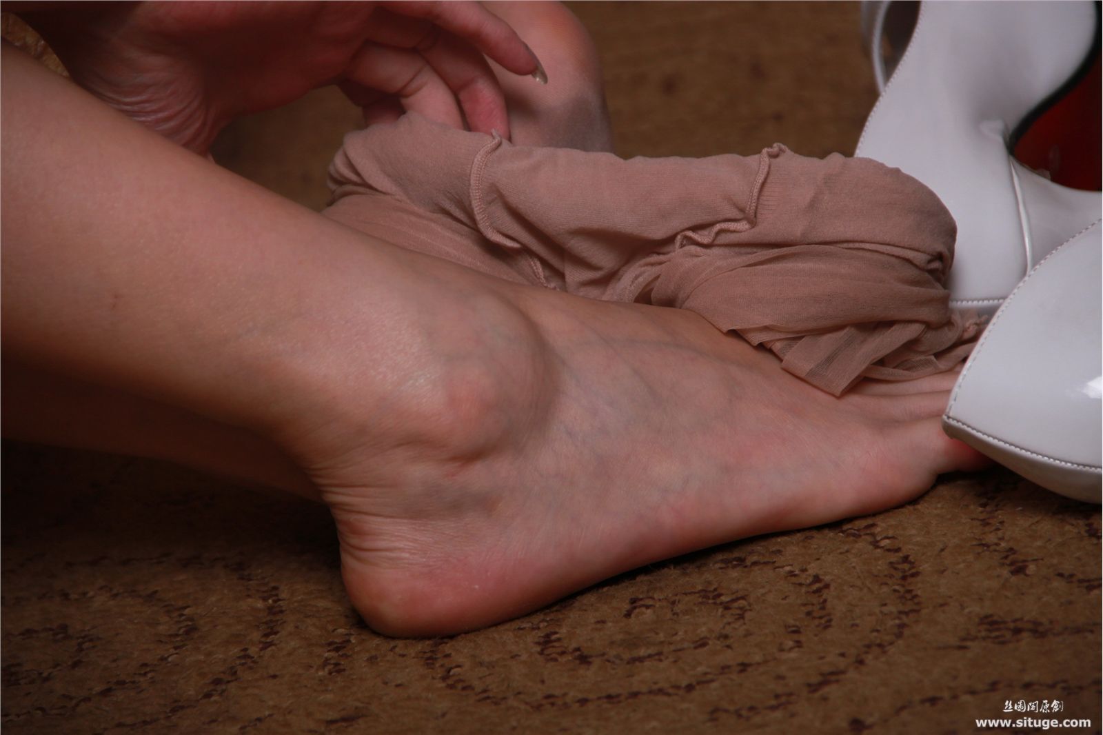 [丝图阁]丝袜美腿套图 STGNo.001 SuFei