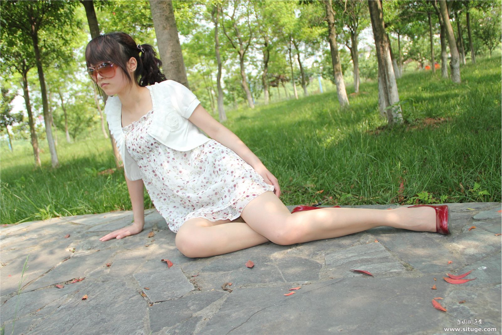 STGNo.005 SuFei [丝图阁]丝袜美腿套图