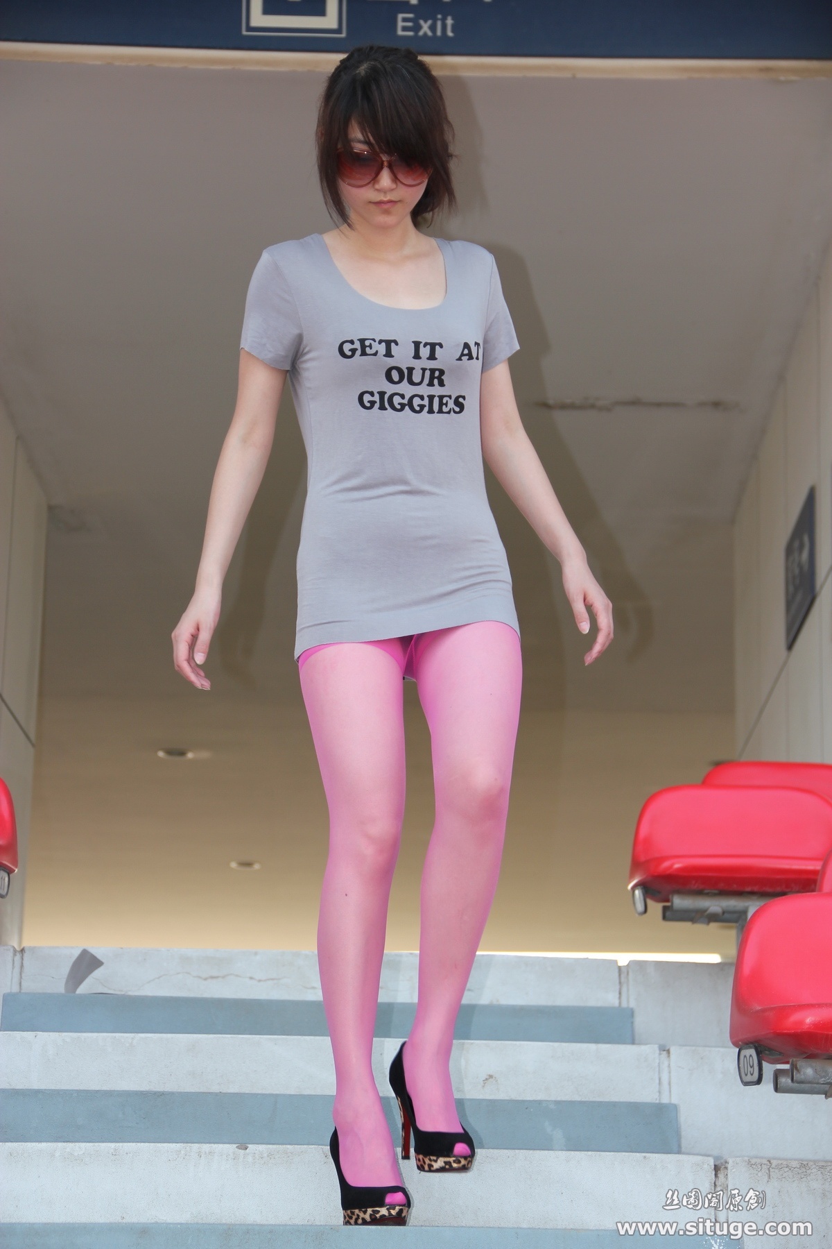 STGNo.009 SuFei 丝图阁丝袜美腿美女高清套图