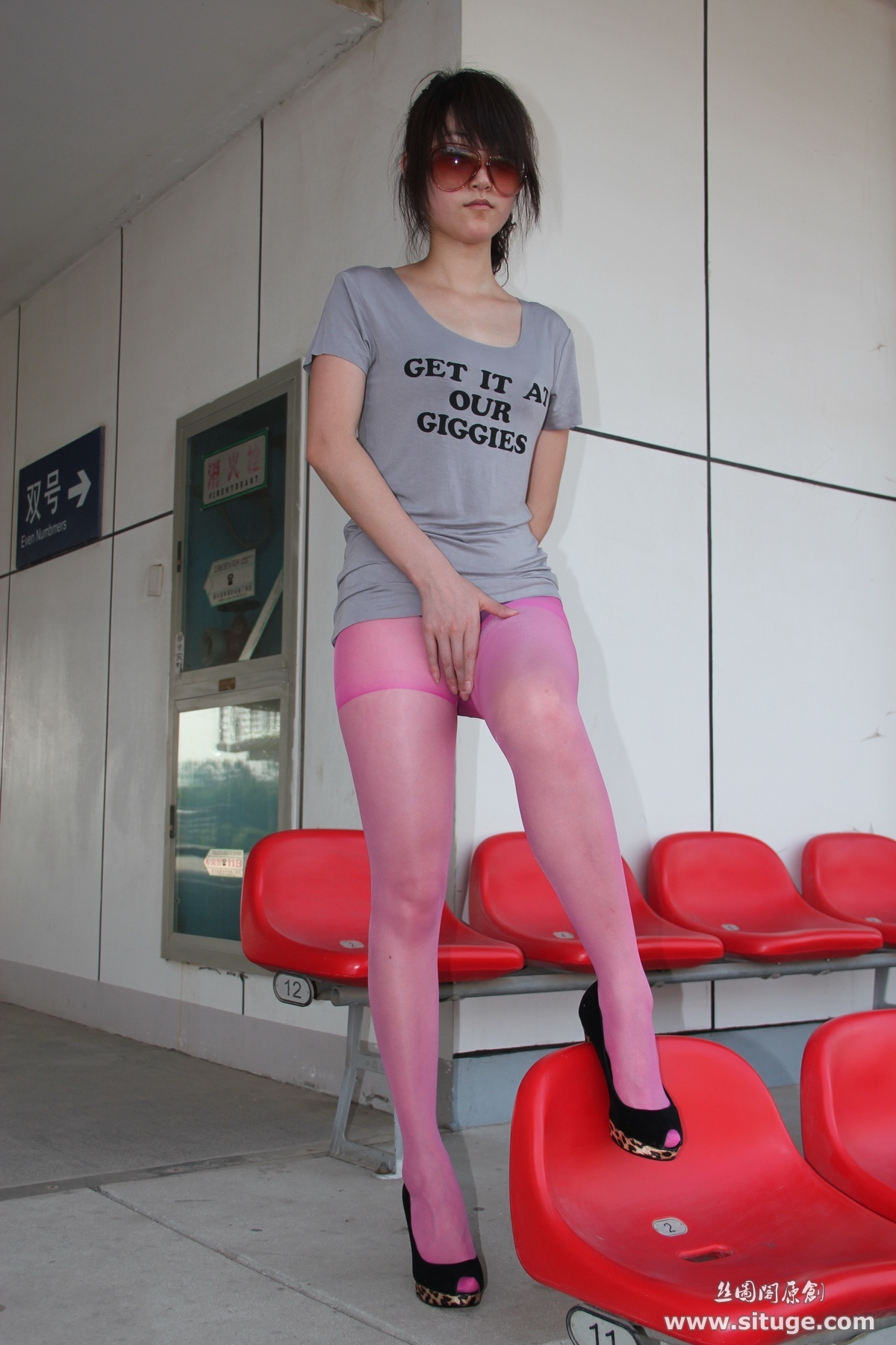 STGNo.009 SuFei 丝图阁丝袜美腿美女高清套图