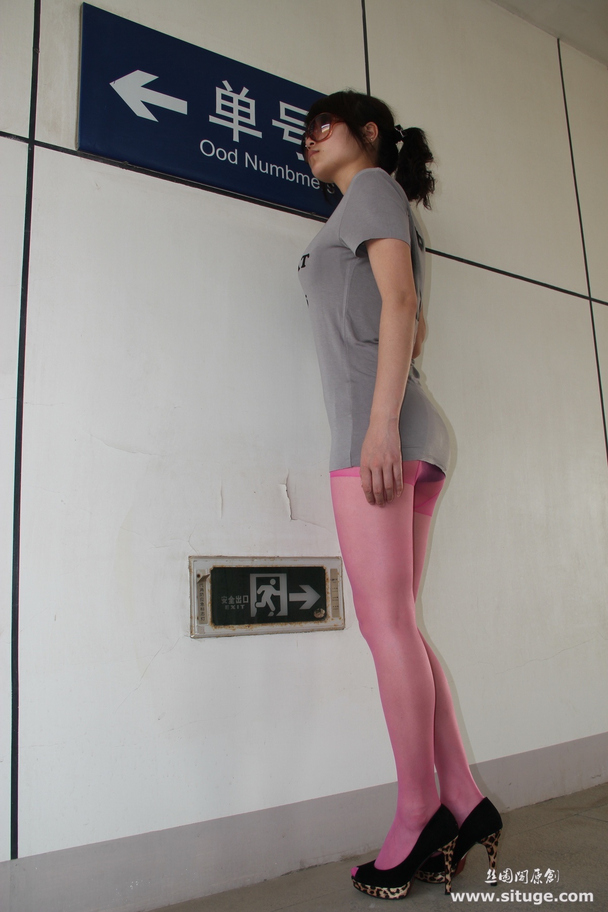 STGNo.009 SuFei 丝图阁丝袜美腿美女高清套图