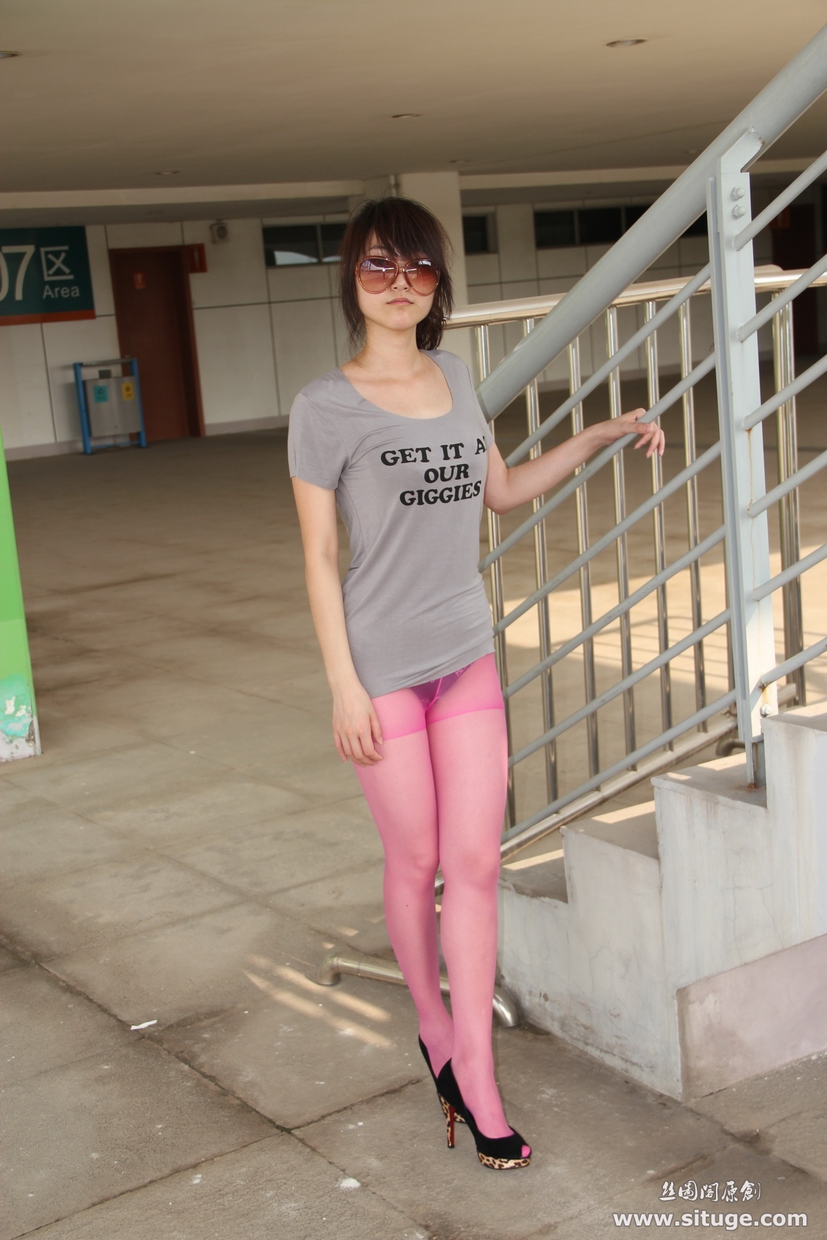 STGNo.009 SuFei 丝图阁丝袜美腿美女高清套图