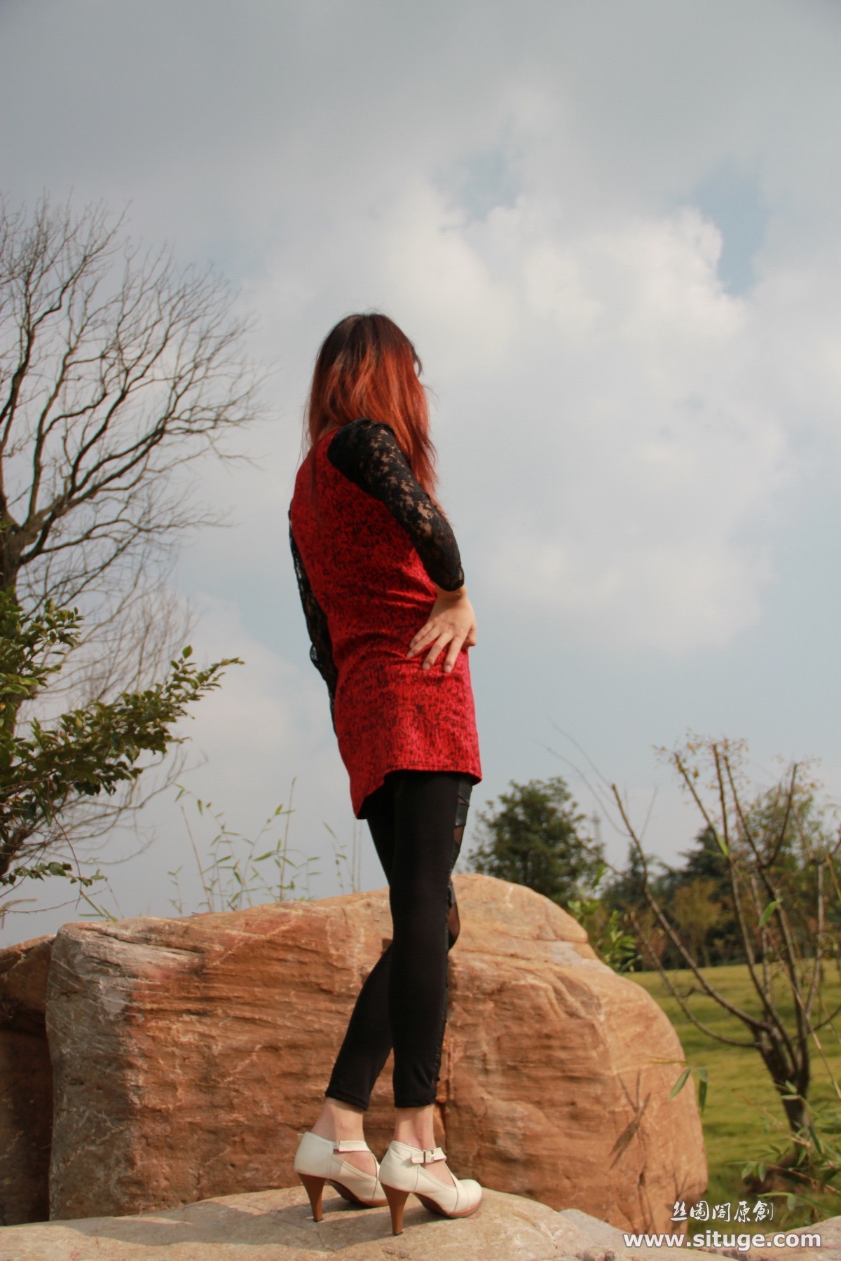 丝图阁丝袜美女高清美腿套图 STGNo.011 PeiPei