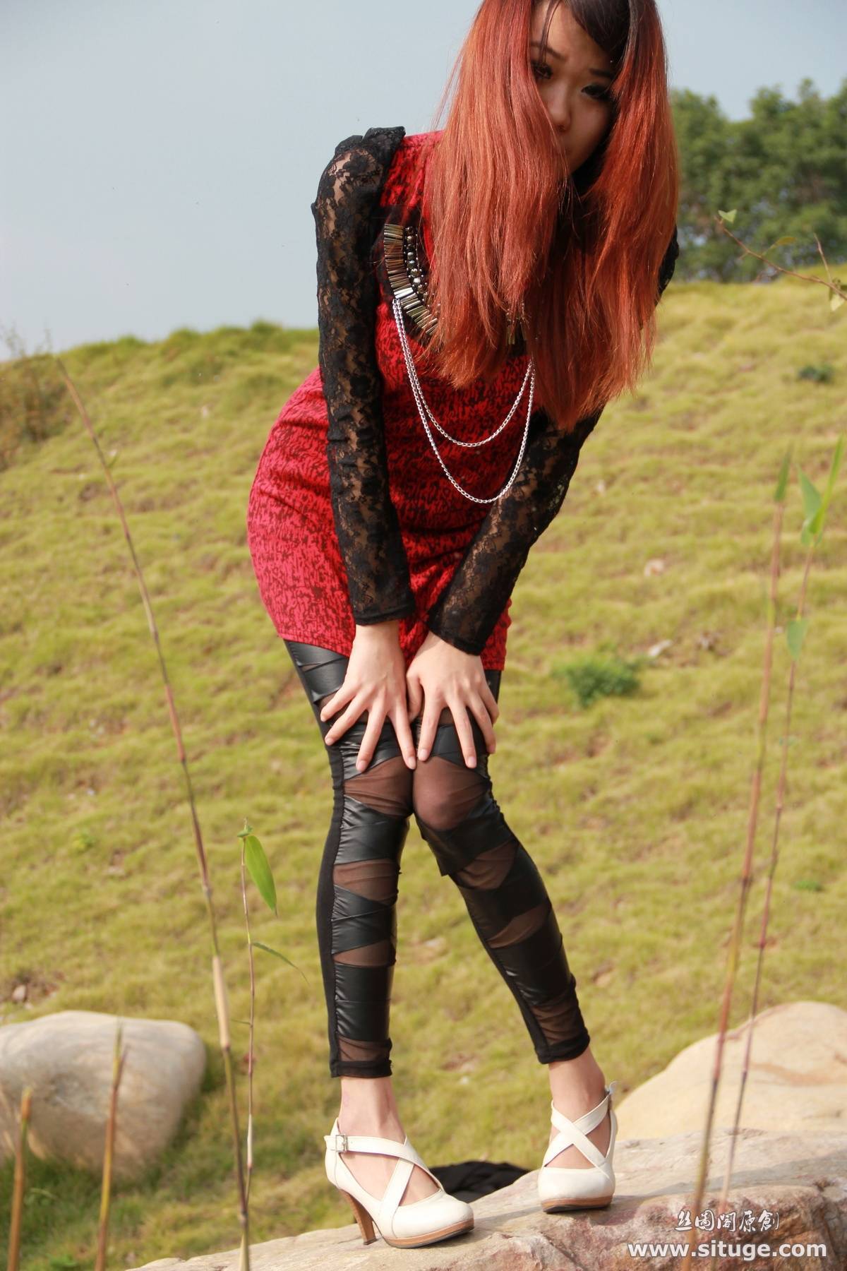 丝图阁丝袜美女高清美腿套图 STGNo.011 PeiPei