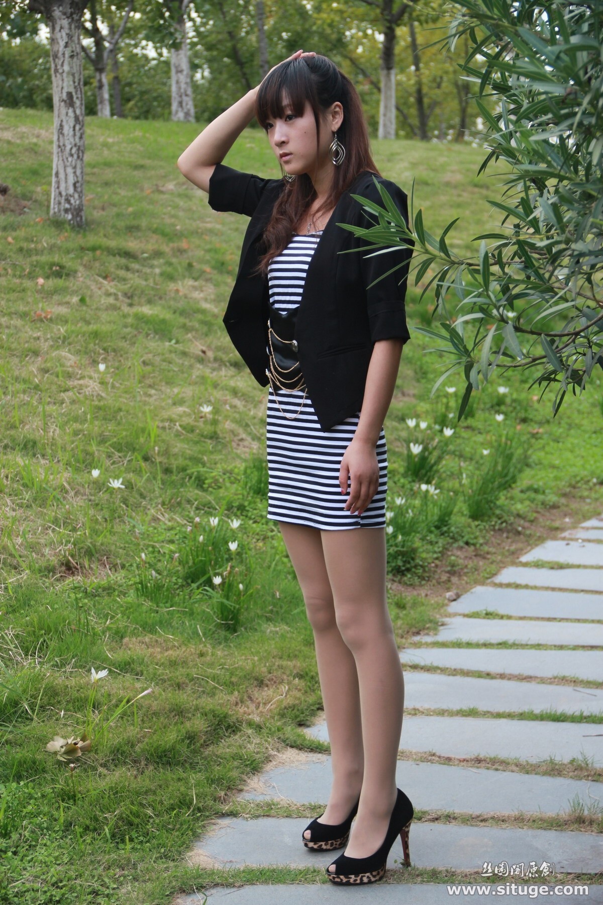 丝图阁丝袜美女野外写真 STGNo.032 LeLe