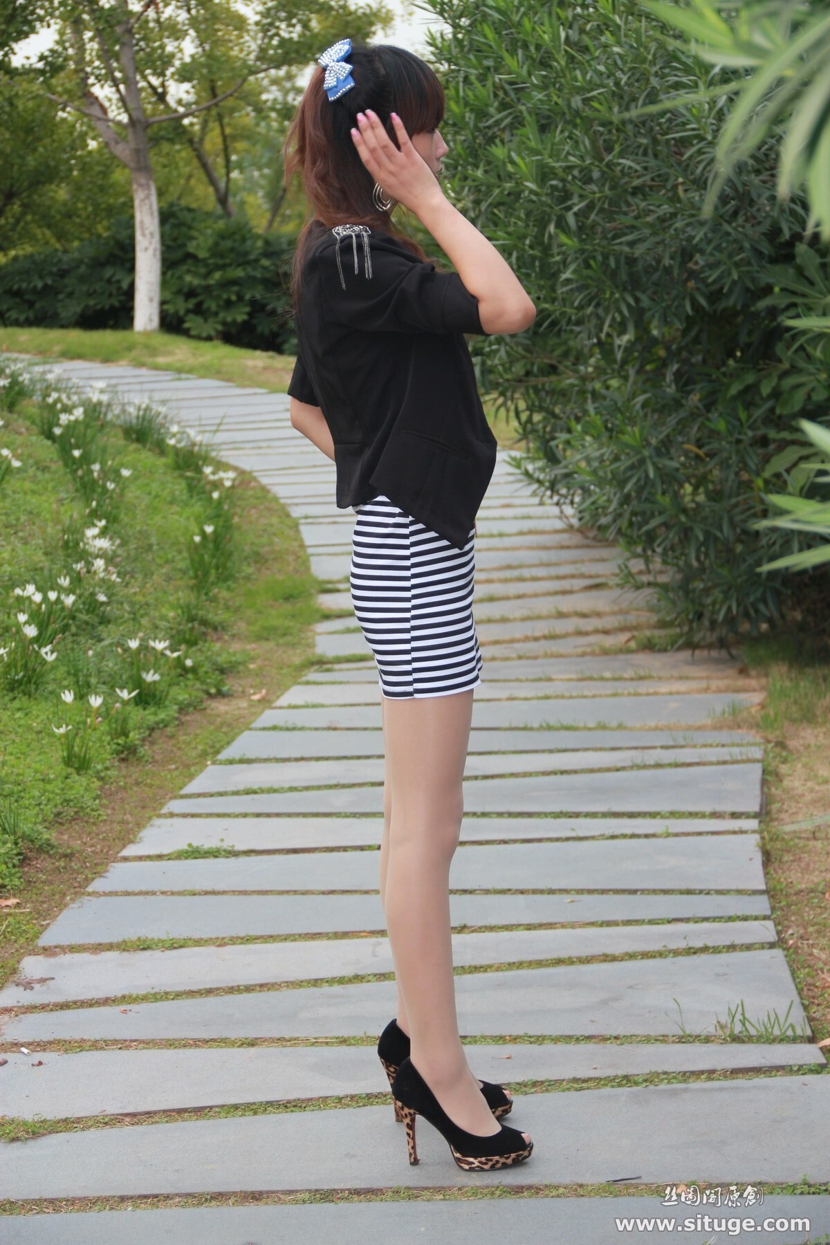 丝图阁丝袜美女野外写真 STGNo.032 LeLe