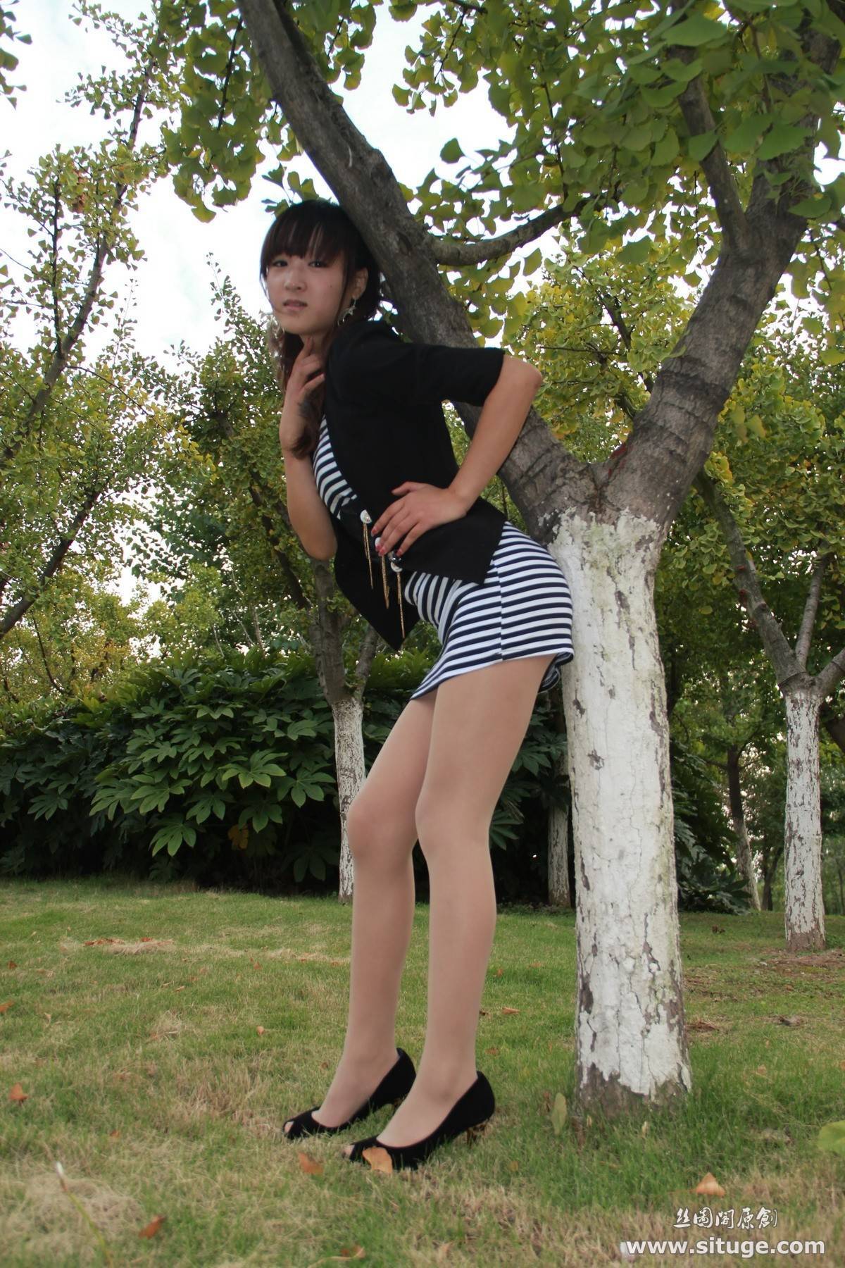 丝图阁丝袜美女野外写真 STGNo.032 LeLe