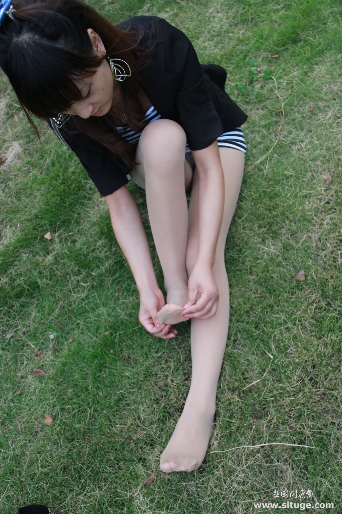 丝图阁丝袜美女野外写真 STGNo.032 LeLe