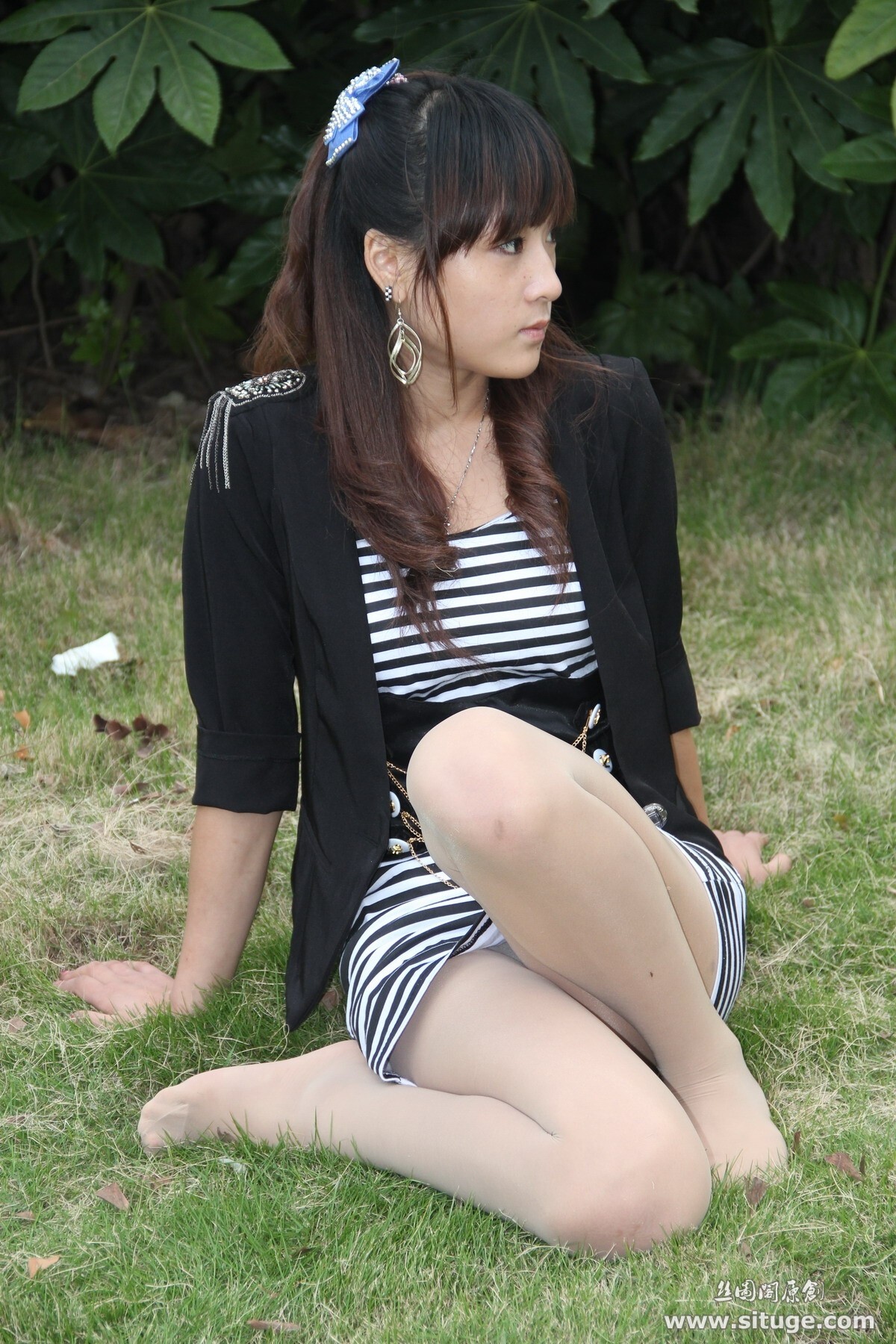 丝图阁丝袜美女野外写真 STGNo.032 LeLe