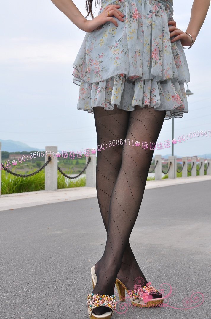 环绕我腿缠绕你心　河边风情之又见黑色斜点