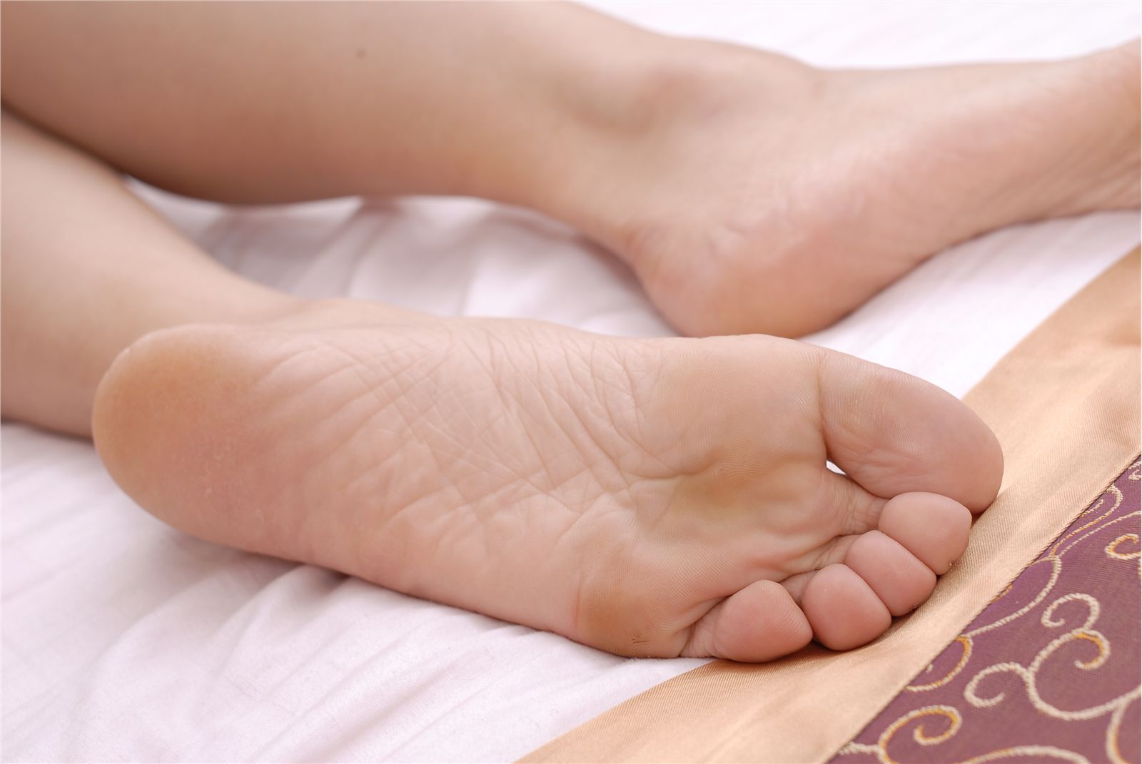 LT088-艾薇裸足图片 国产美女美足丝袜诱惑图片打包下载