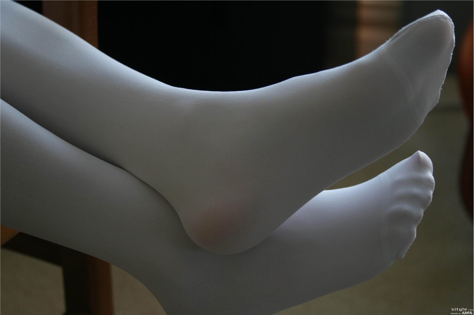 高清丝足特写　爱丝足的朋友们有福了 丝袜美女图片库