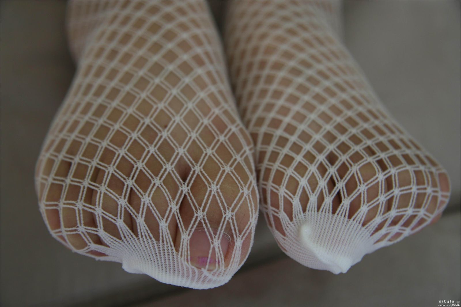 高清丝足特写　爱丝足的朋友们有福了 丝袜美女图片库