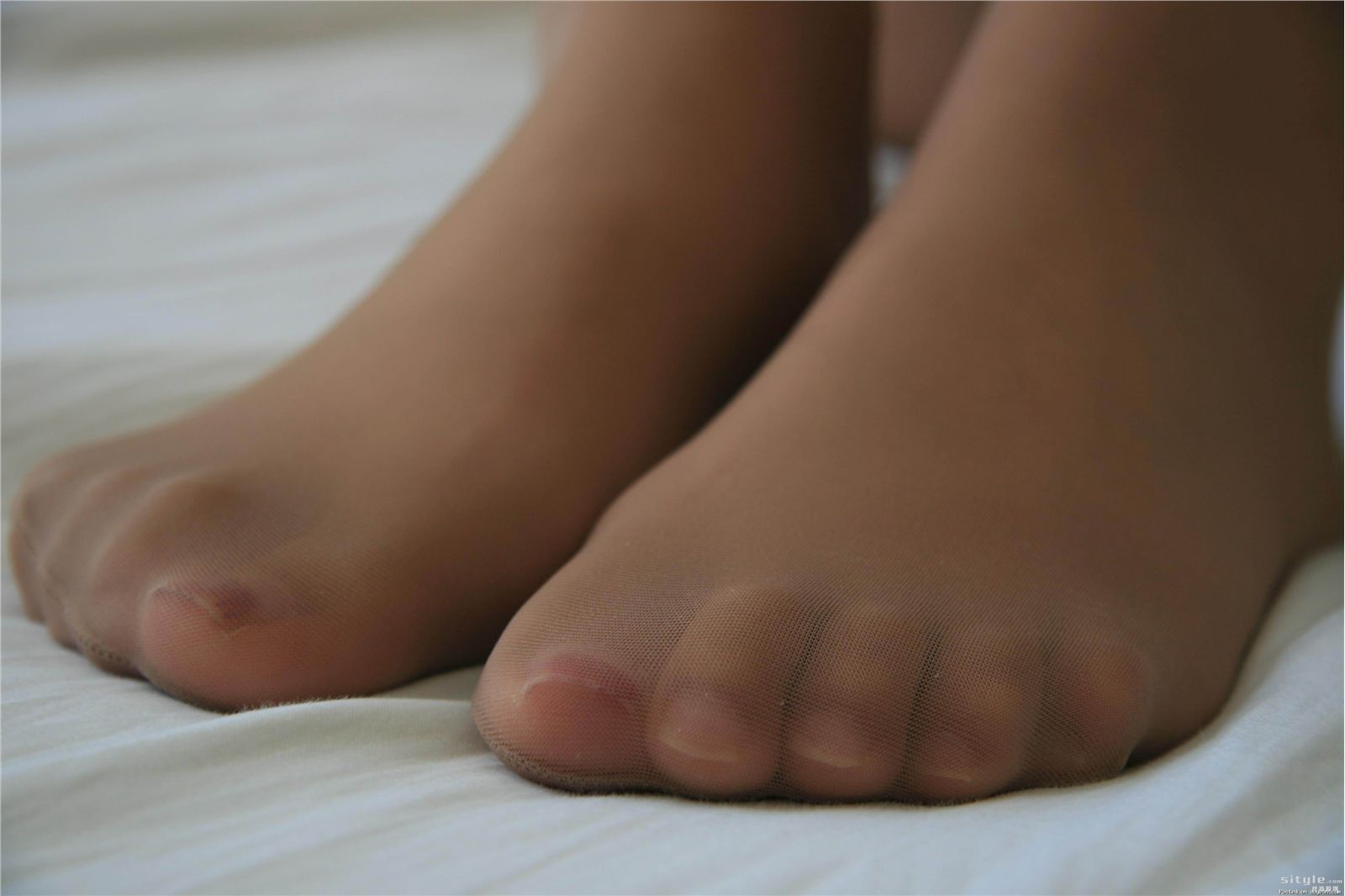 高清丝足特写　爱丝足的朋友们有福了 丝袜美女图片库