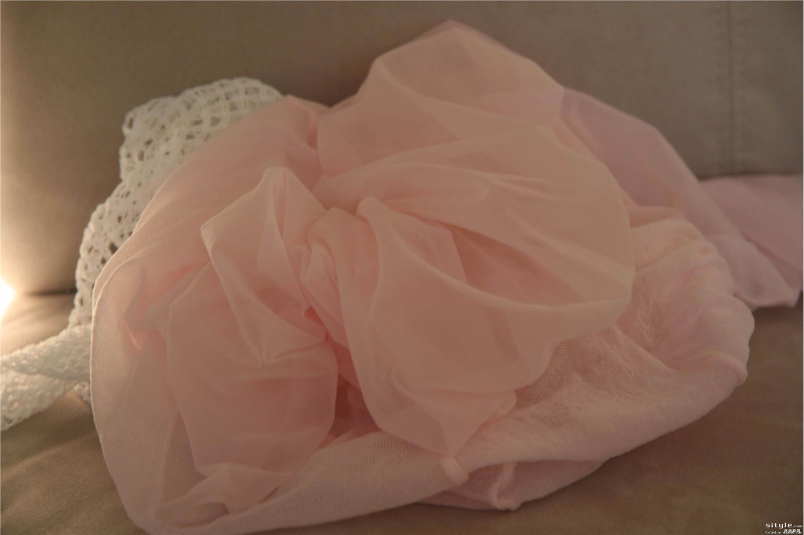 高清丝足特写　爱丝足的朋友们有福了 丝袜美女图片库