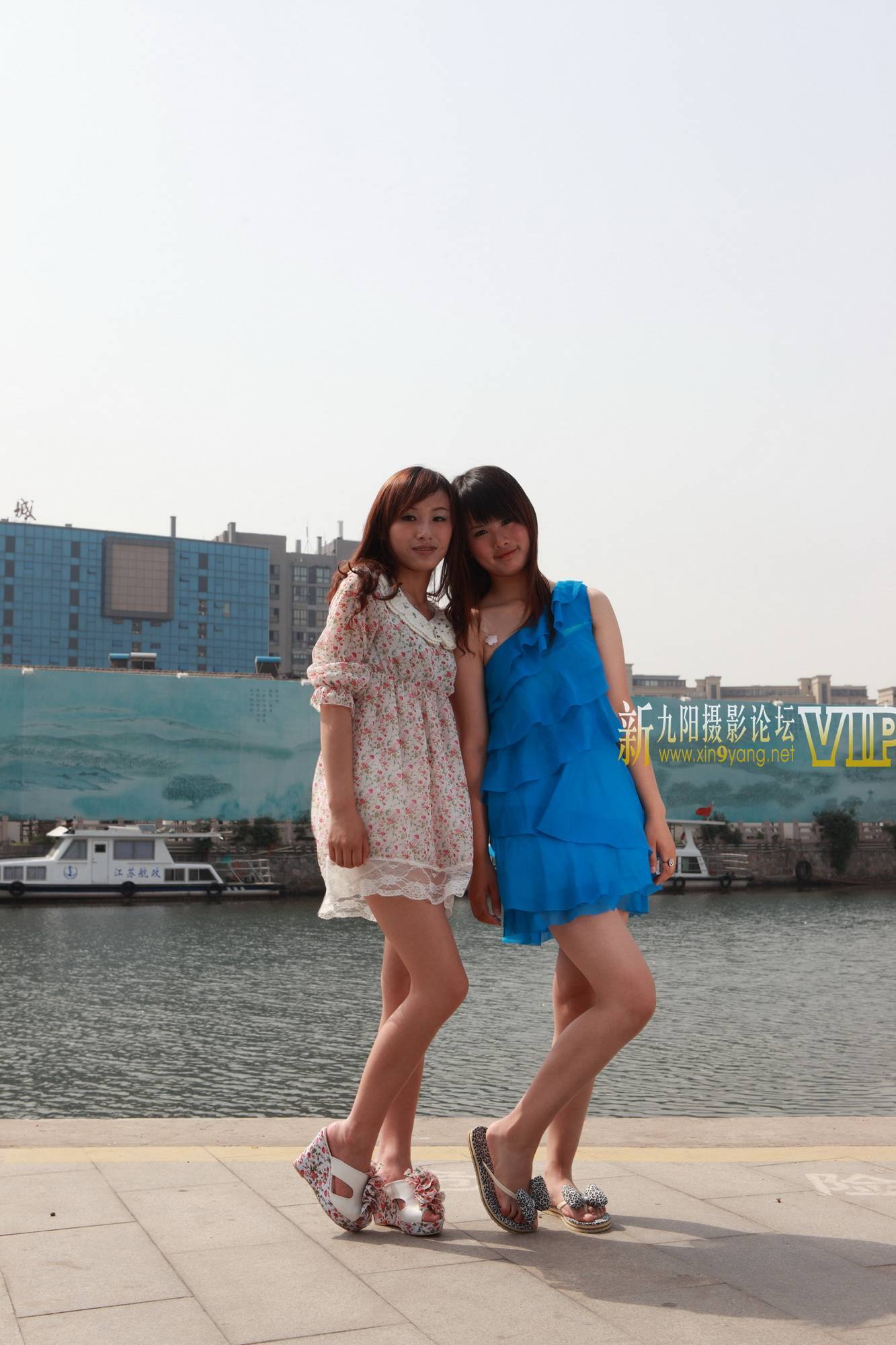 [新九阳]VIP套图啤酒厂的双爱 丝袜美女图片