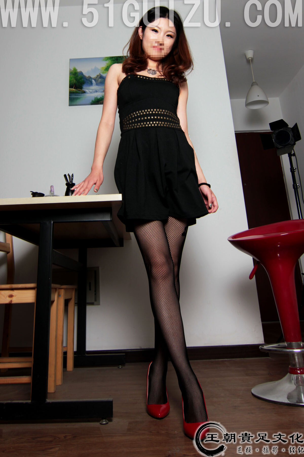 王朝足模宣羽桃红黑纱旗袍气质马尾辫 lily高贵玫瑰黑丝红色高跟鞋