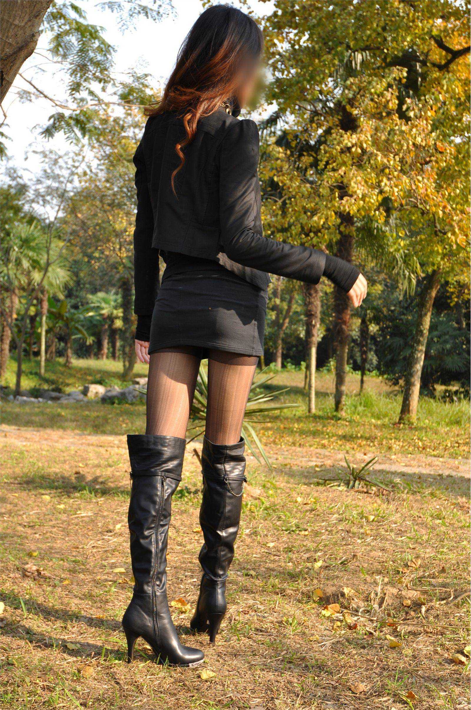 [丝间舞VIP]NO.351 初秋美靴 丝间舞真实公园外拍 唯美丝袜美女