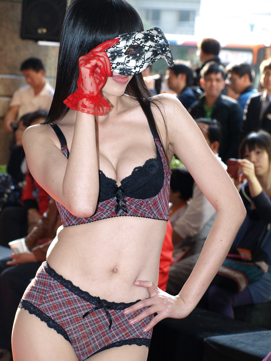 板橋遠百內衣秀