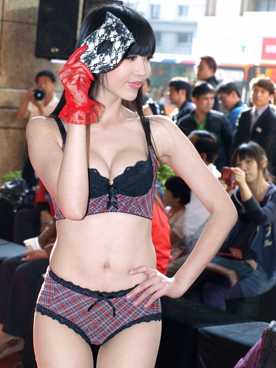 板橋遠百內衣秀