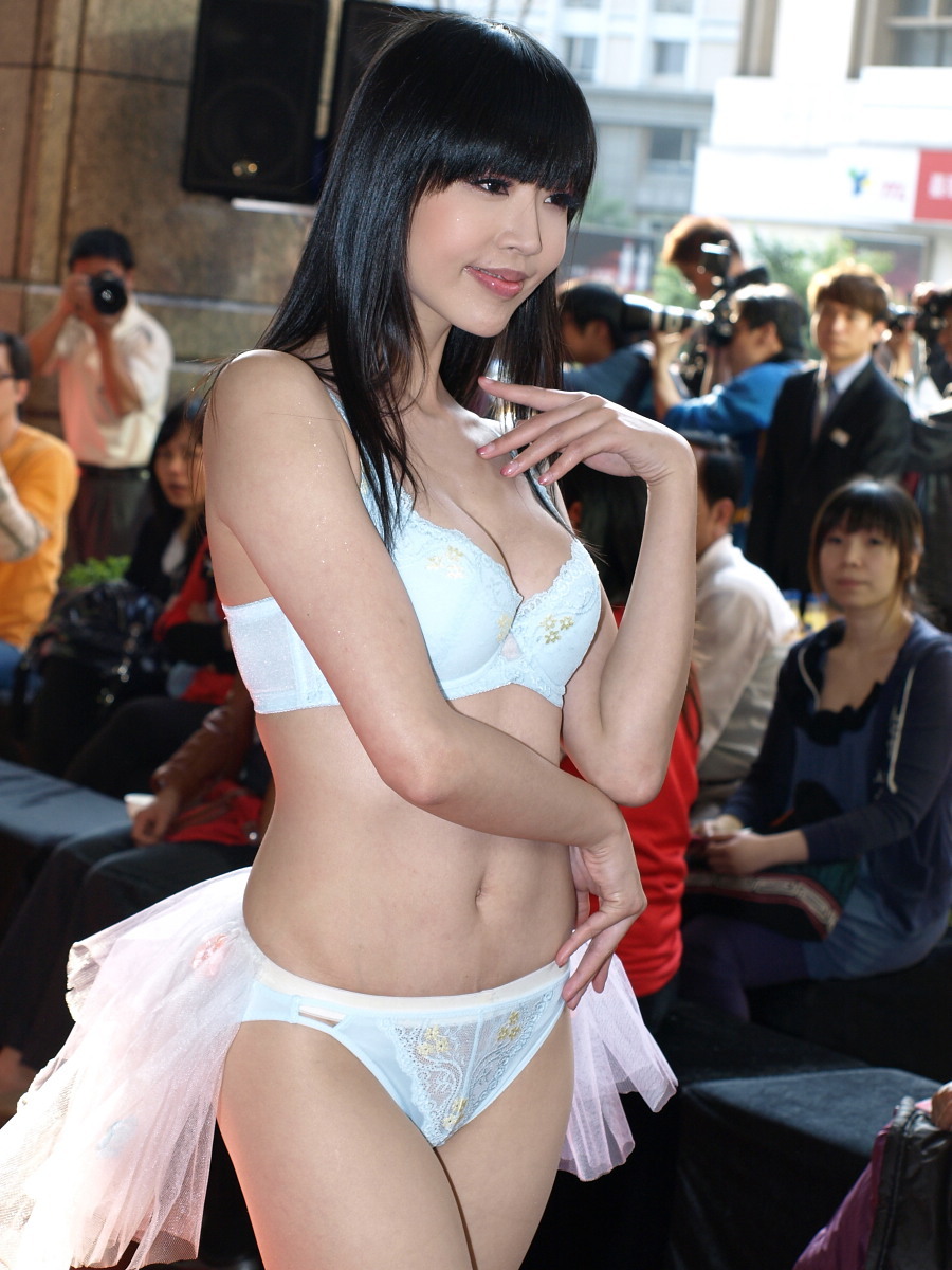 板橋遠百內衣秀