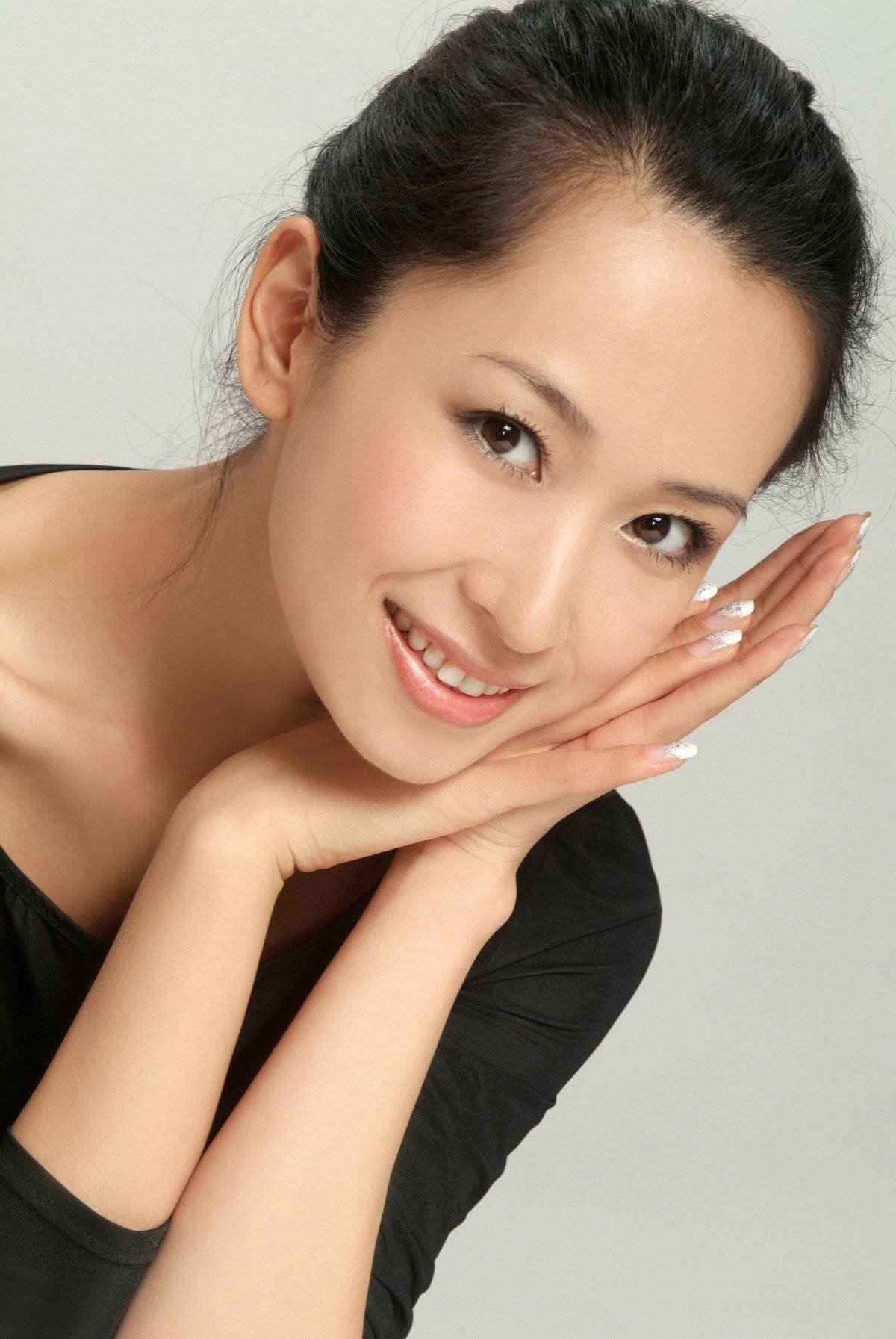 影视明星，广告模特 - 李艾佳