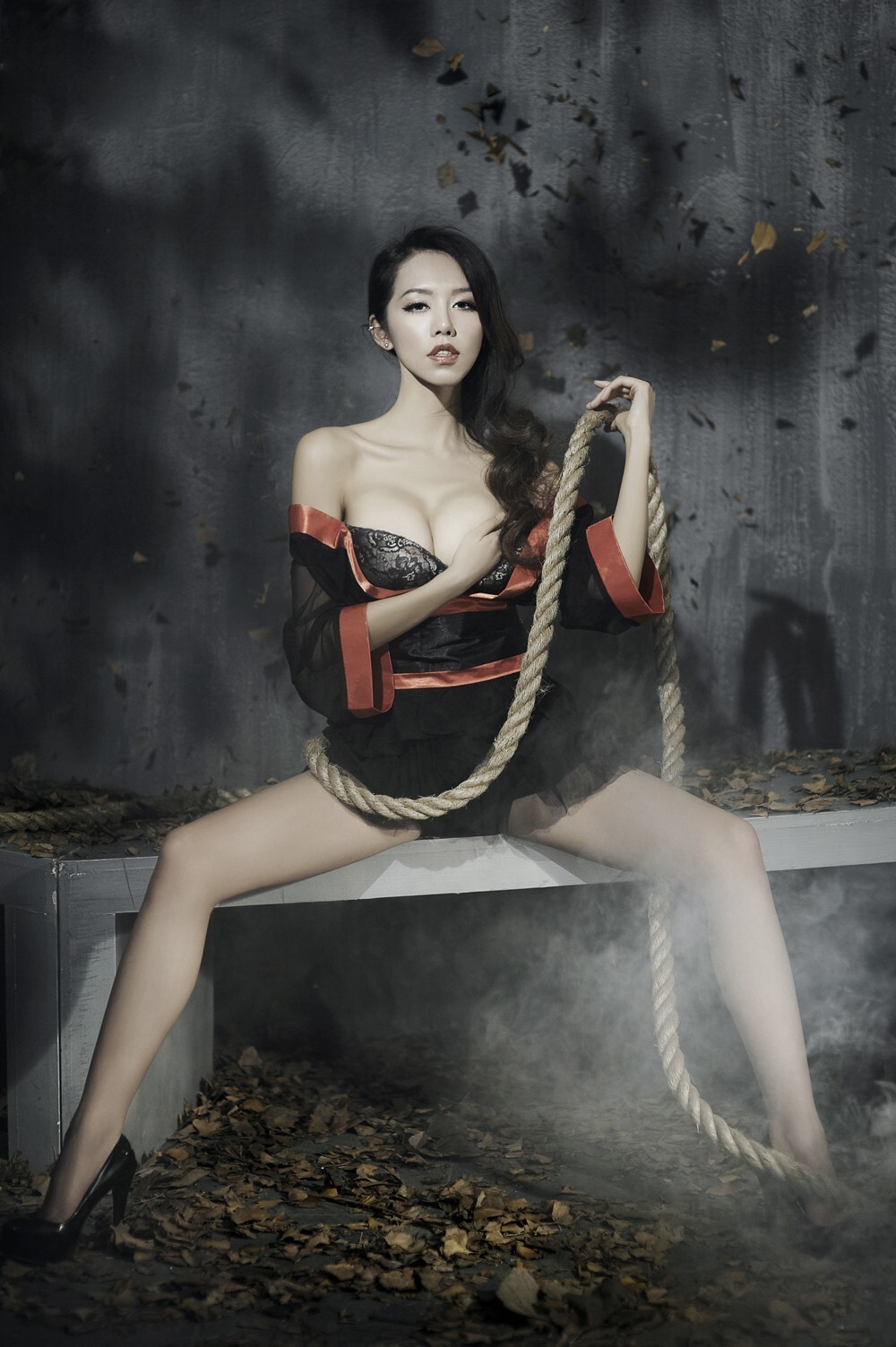 90后性感女大学生破尺度高清写真