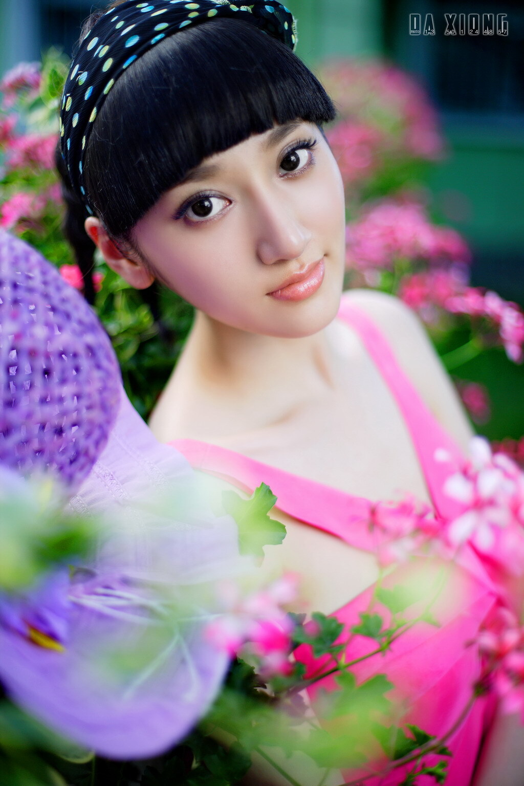 张蓉蓉撕扯残破的内衣娇胸凸点若现