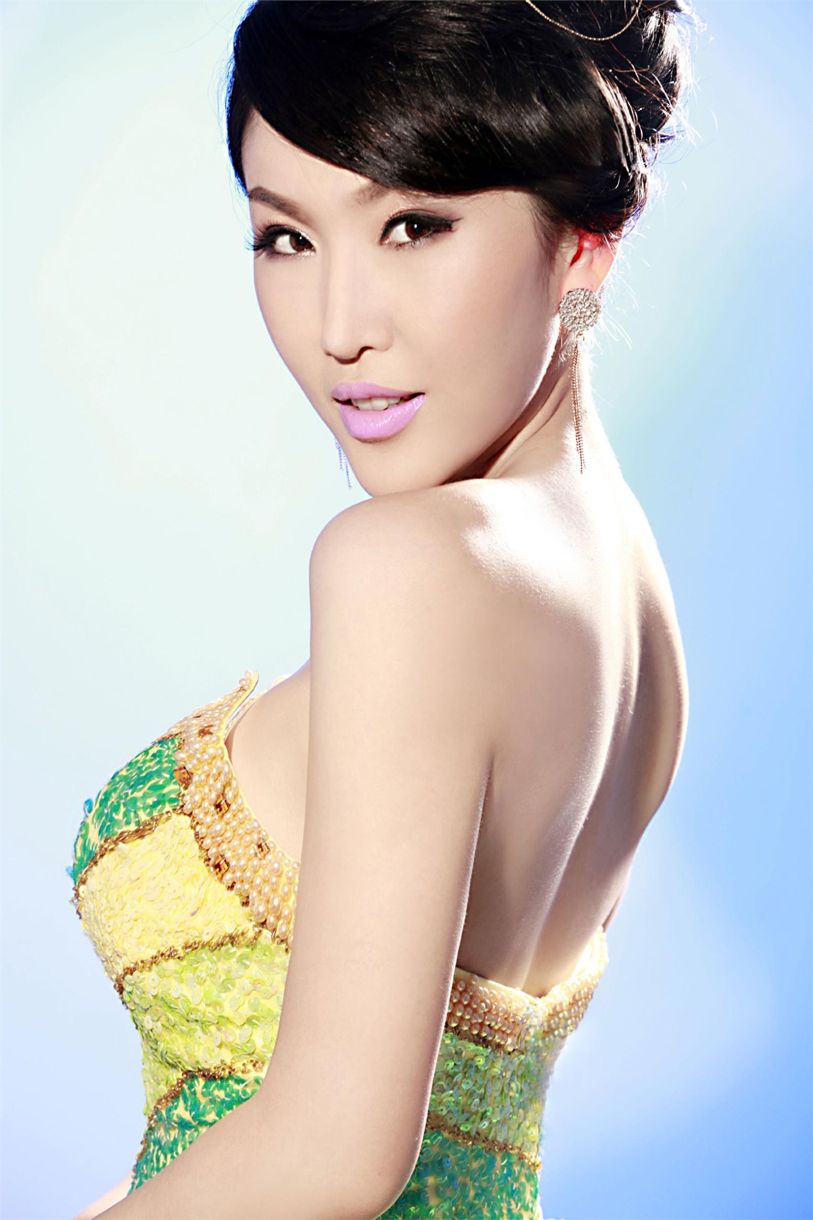 周诗雅 巨幅写真