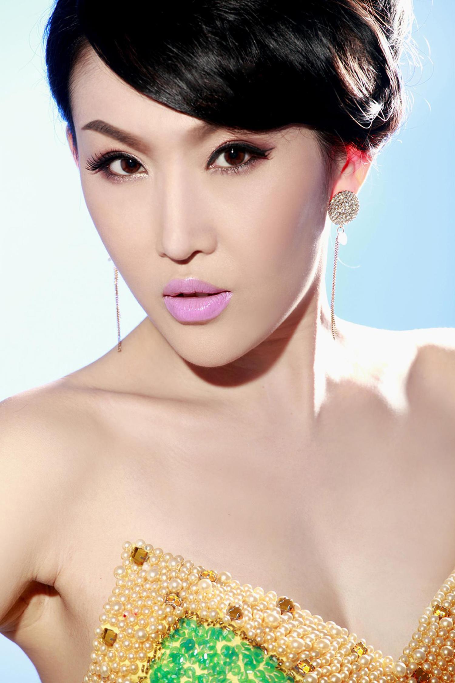 周诗雅 巨幅写真