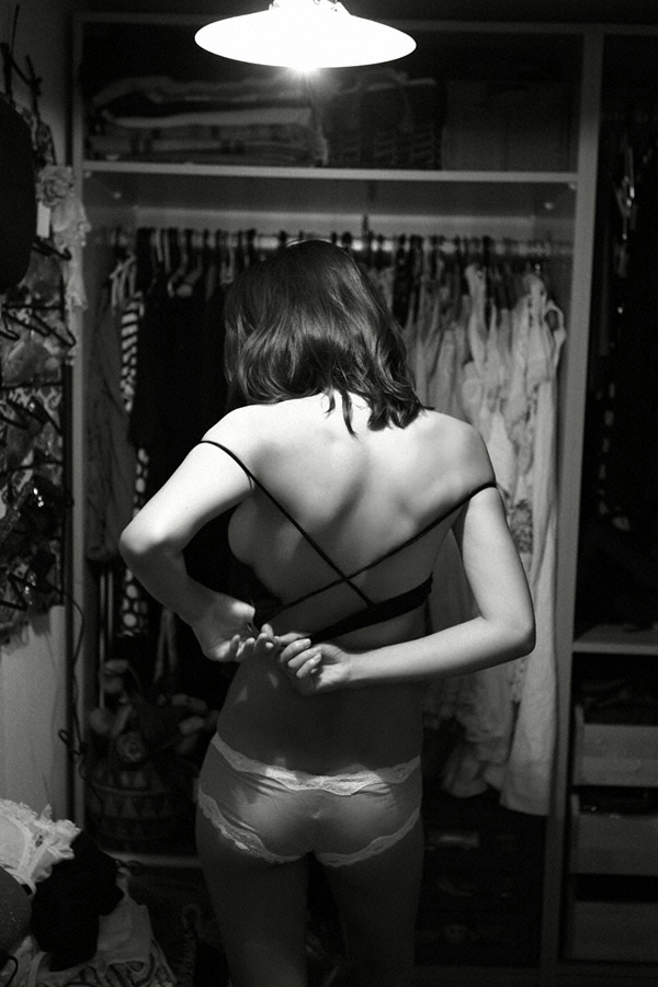 小野真弓 [TWO] No.818 -819 - 820 日本女优性感图片