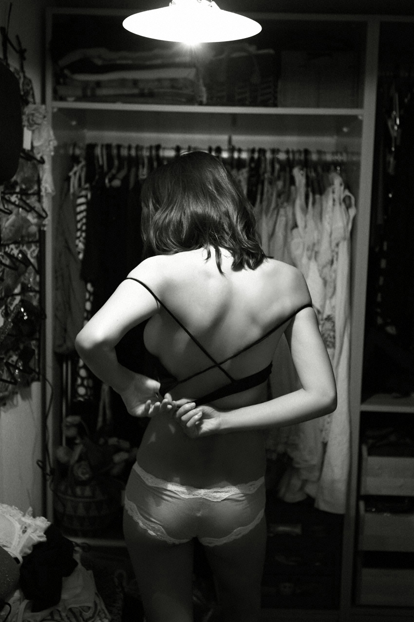 小野真弓 [TWO] No.818 -819 - 820 日本女优性感图片