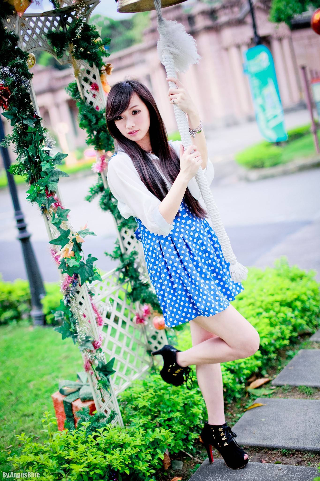 [黑丝吧] 2013.12.17 内部分享--林采缇