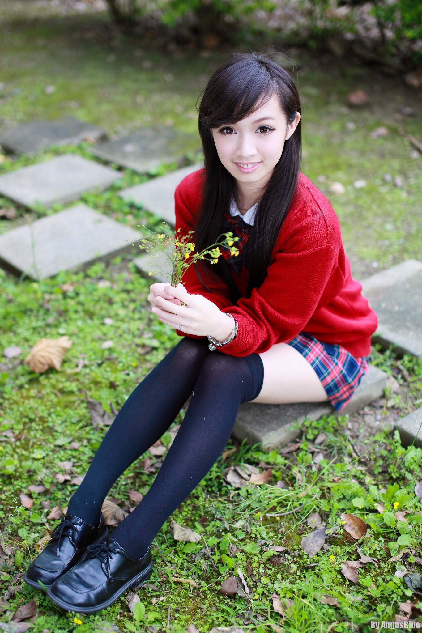 [黑丝吧] 2013.12.17 内部分享--林采缇