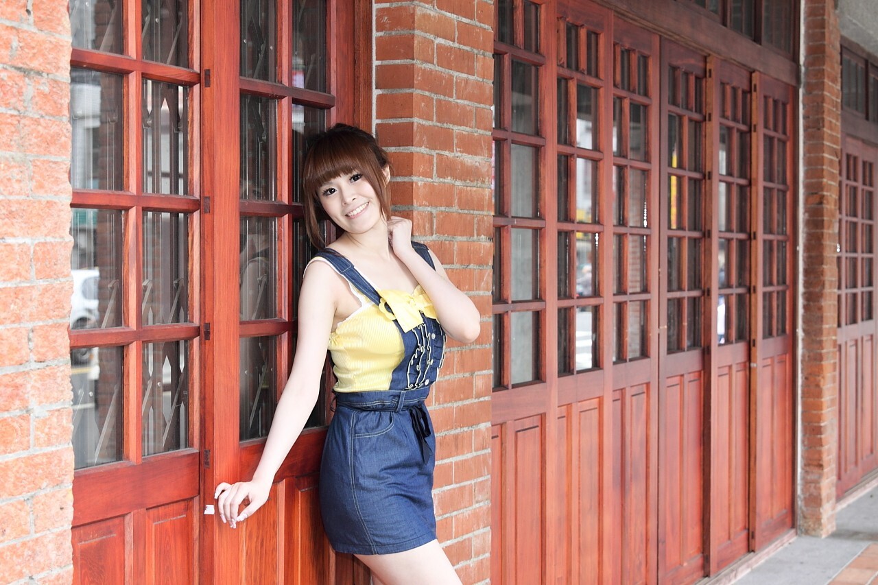 精品美女模特写真之台湾外拍模特白白