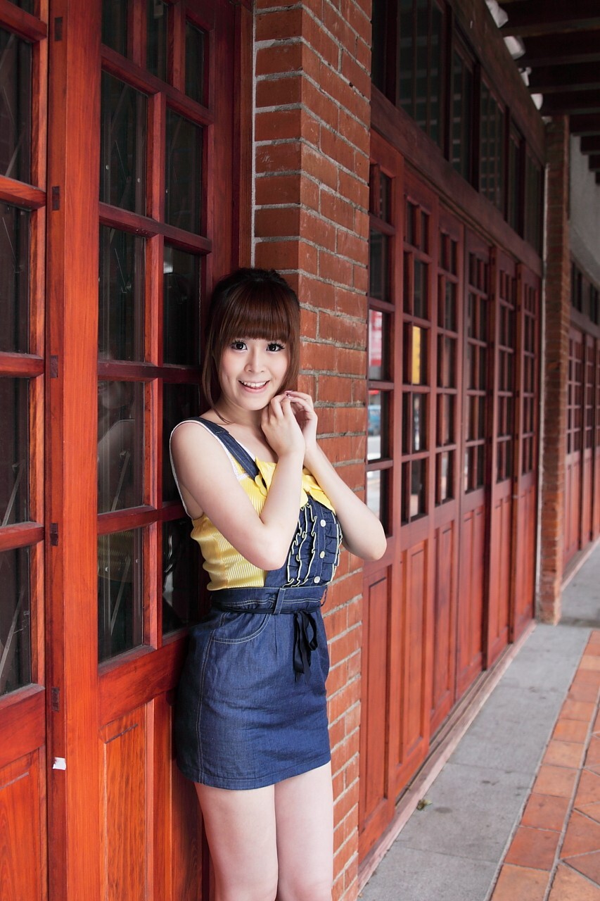 精品美女模特写真之台湾外拍模特白白