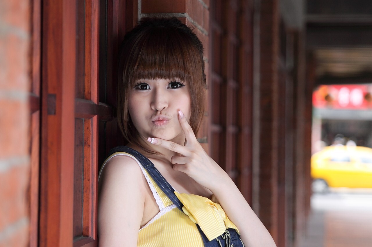 精品美女模特写真之台湾外拍模特白白