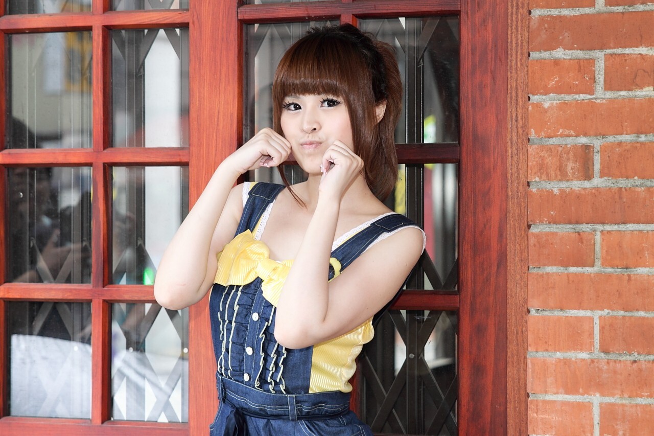 精品美女模特写真之台湾外拍模特白白