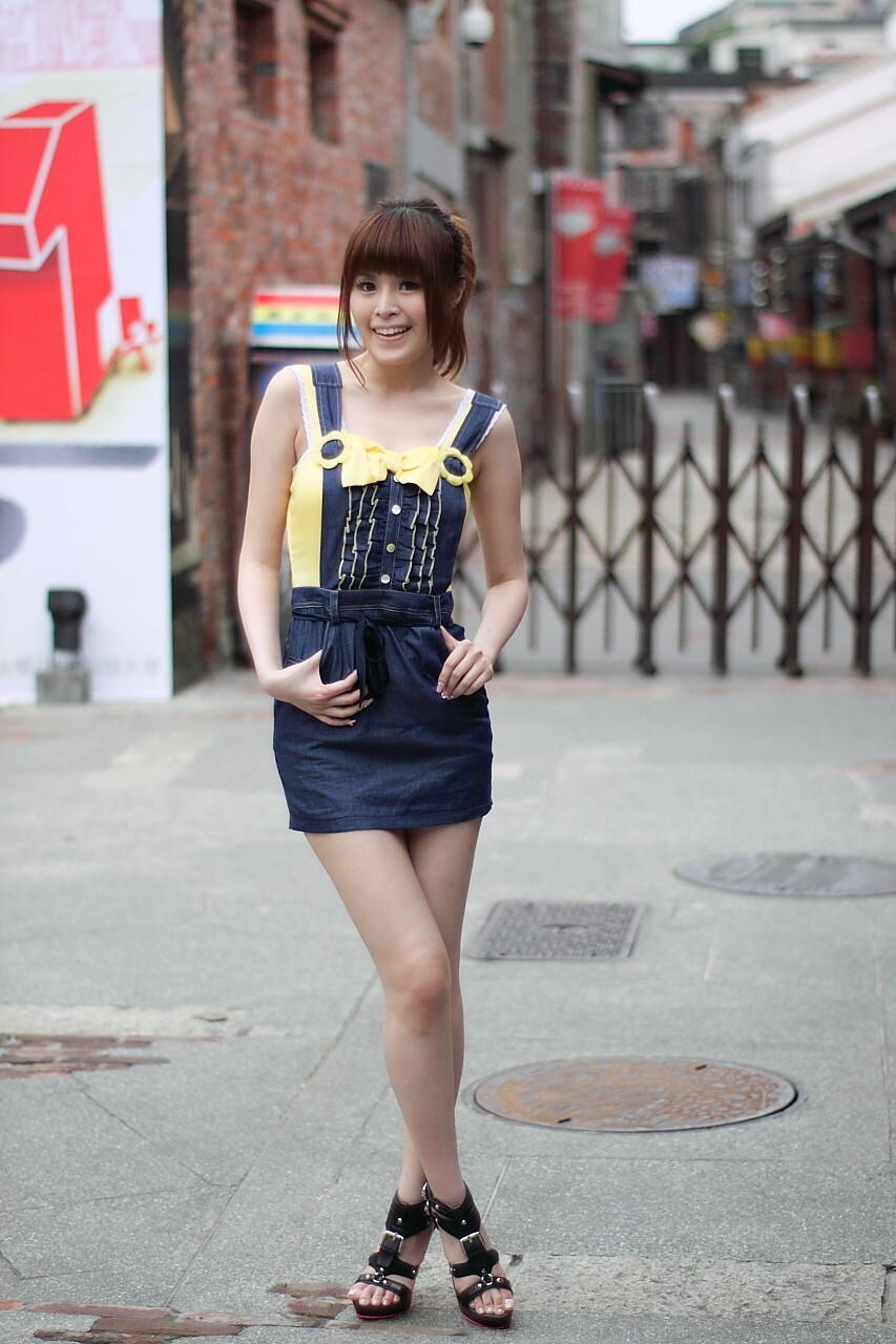 精品美女模特写真之台湾外拍模特白白