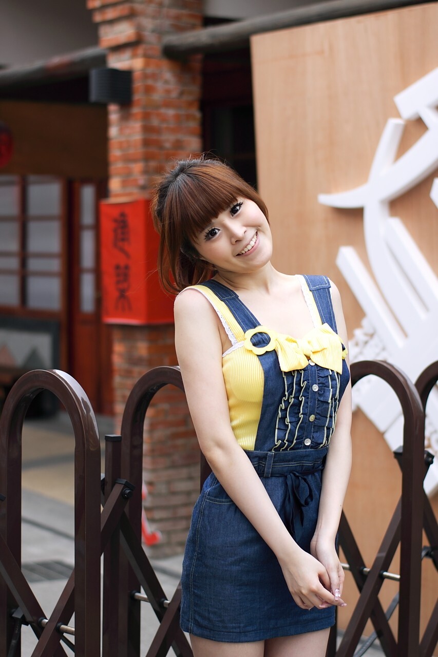 精品美女模特写真之台湾外拍模特白白