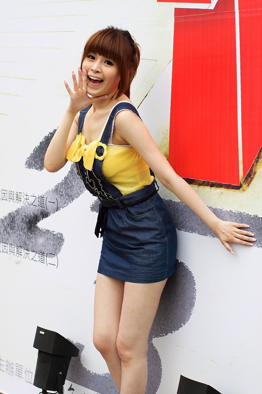 精品美女模特写真之台湾外拍模特白白