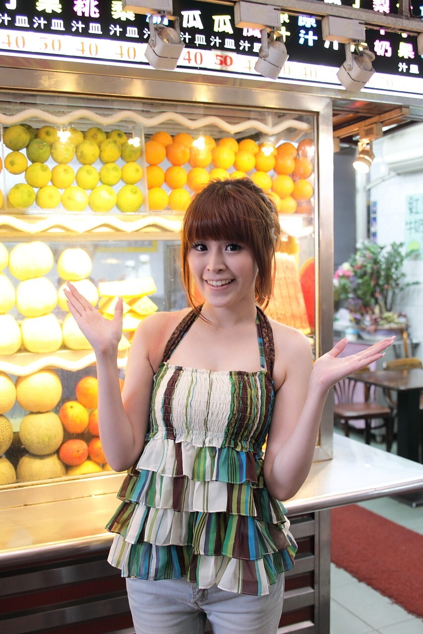 精品美女模特写真之台湾外拍模特白白