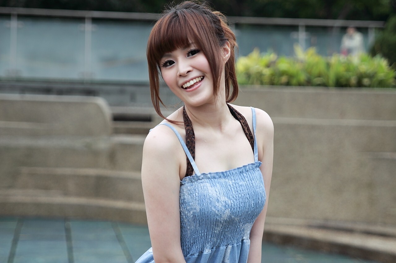 精品美女模特写真之台湾外拍模特白白