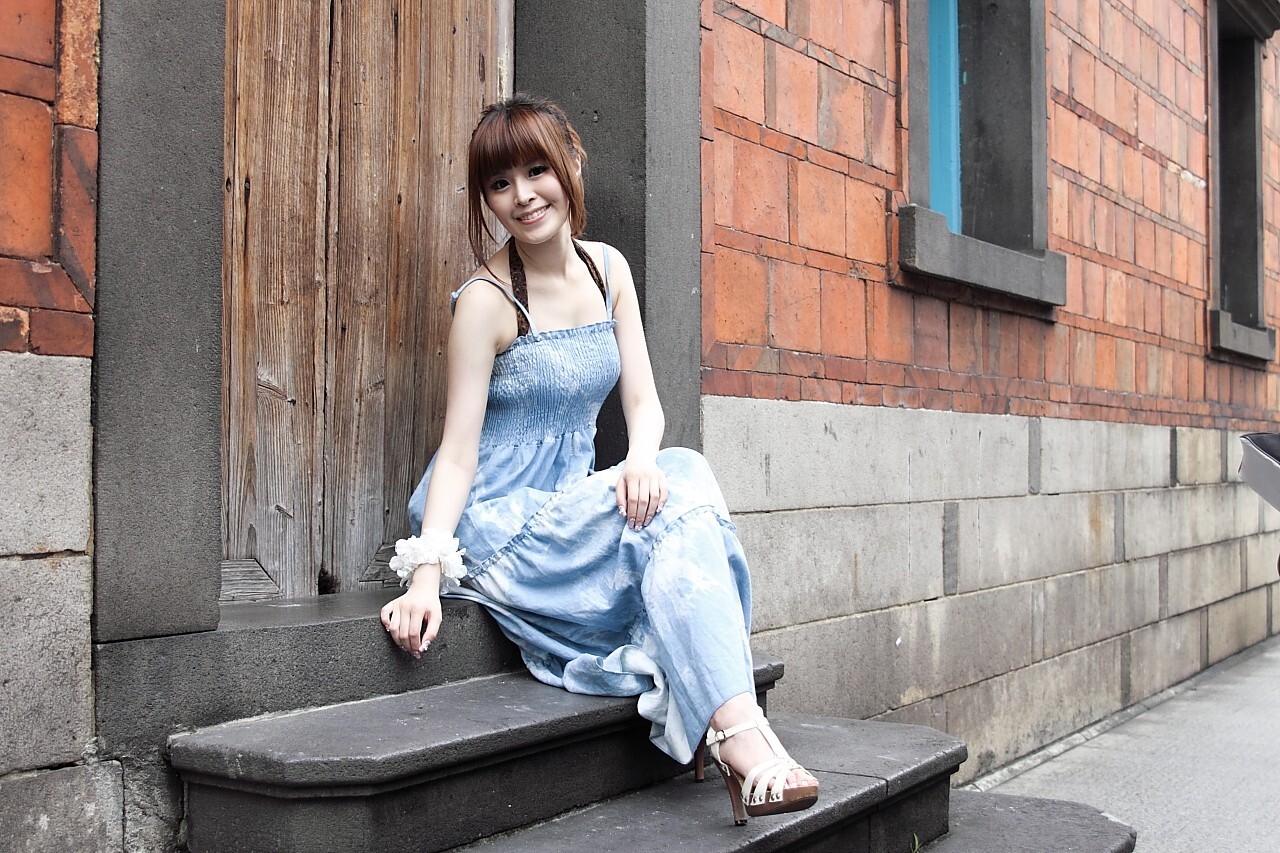 精品美女模特写真之台湾外拍模特白白