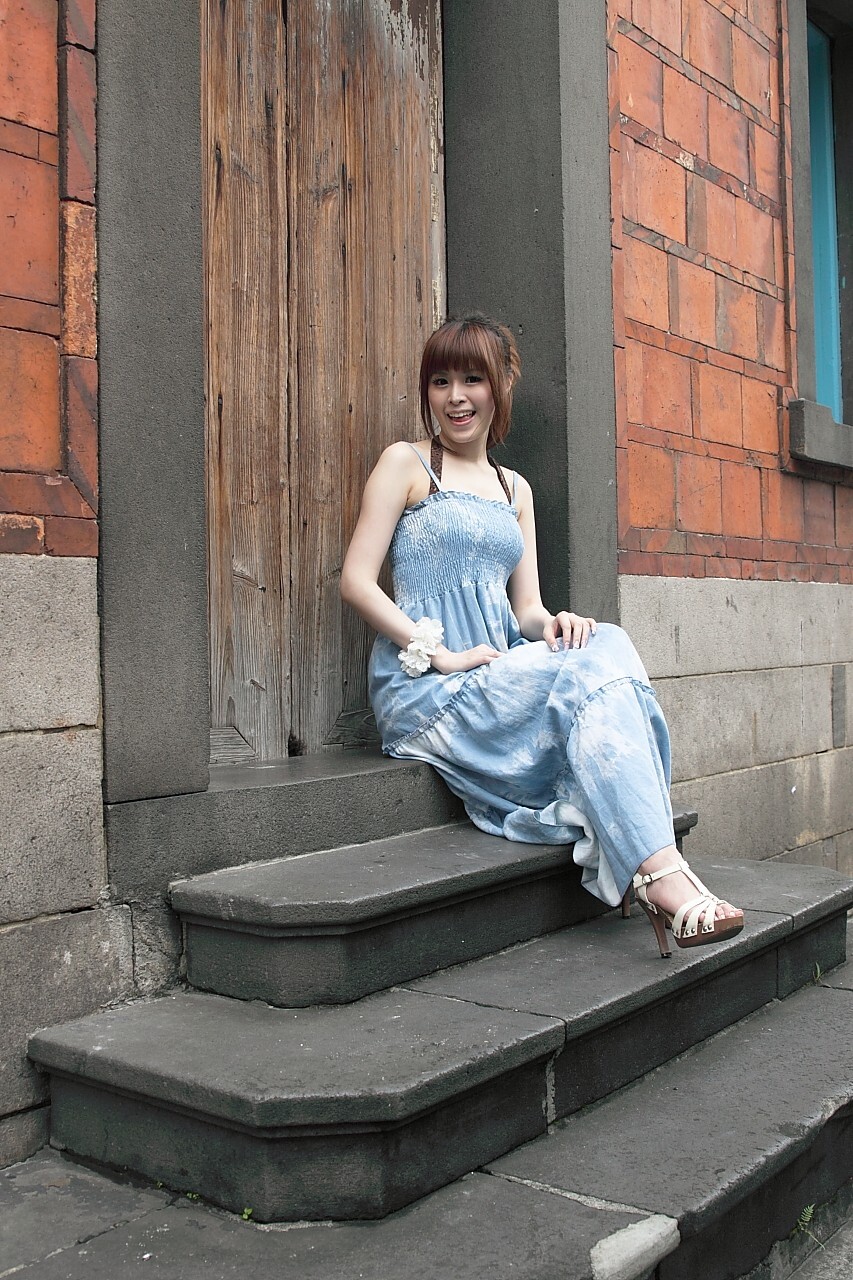 精品美女模特写真之台湾外拍模特白白